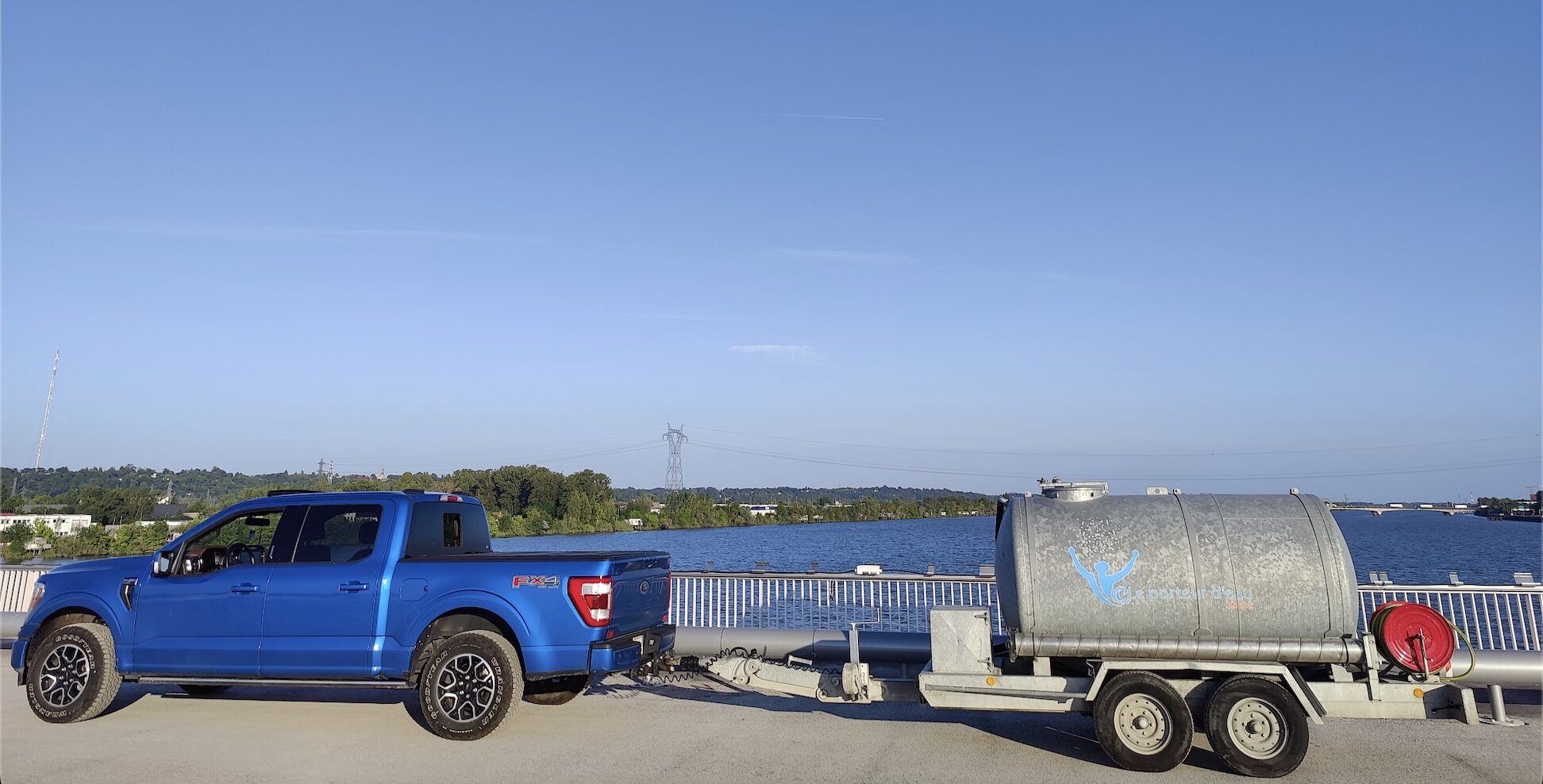 Remorque citerne à eau JMGC équipée d'un enrouleur, en location à Bordeaux
